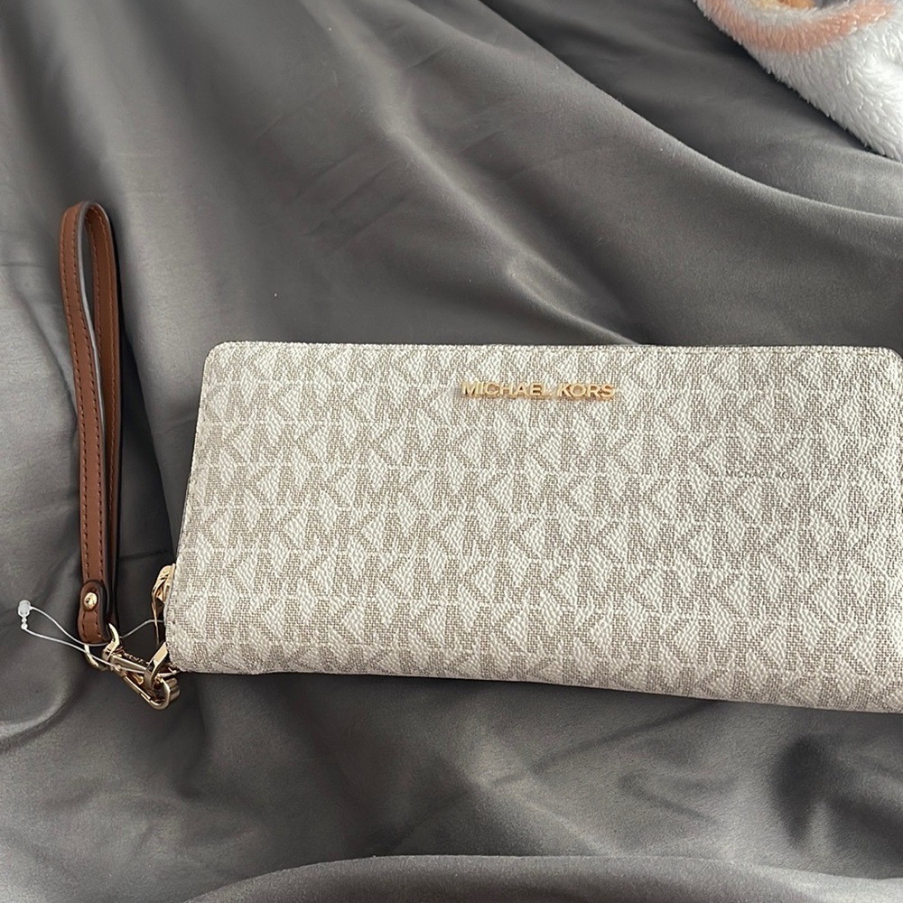 brand new michael kors wallet